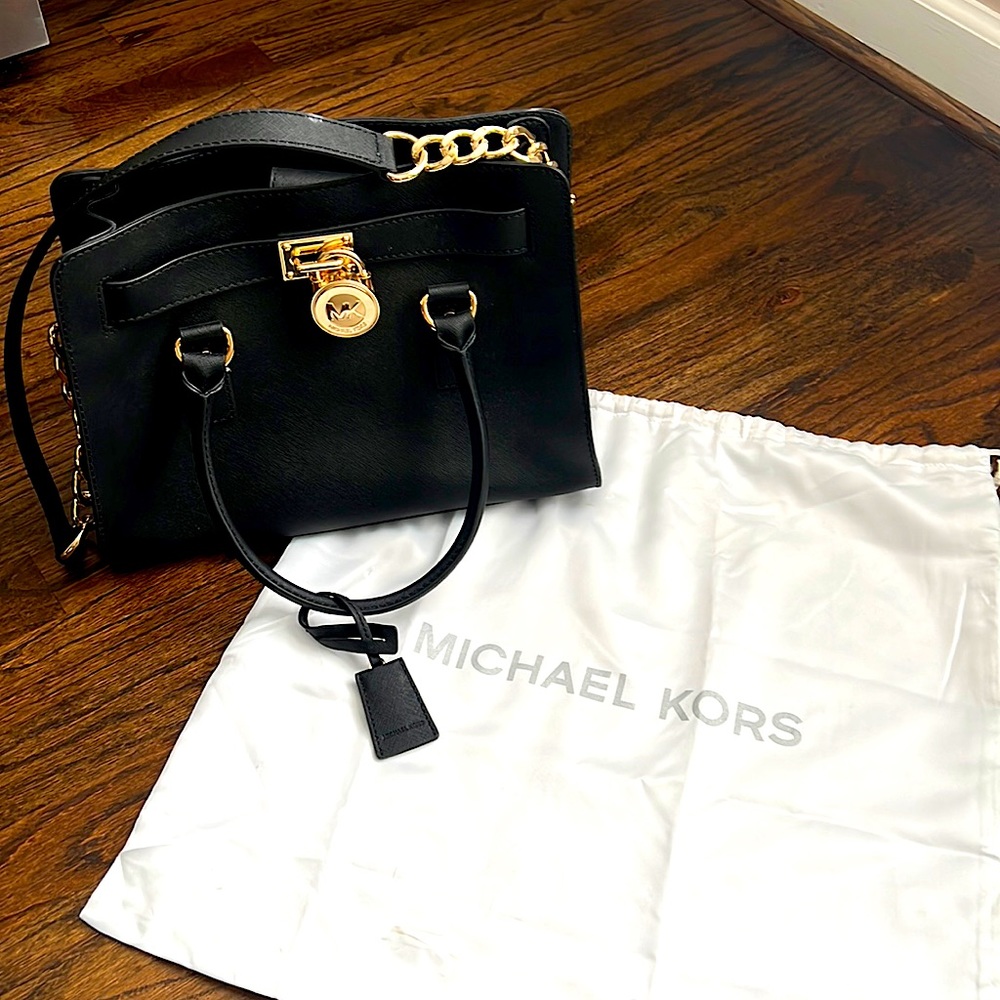 Michael Kors Medium Lock and Key Black/Gold Handbag